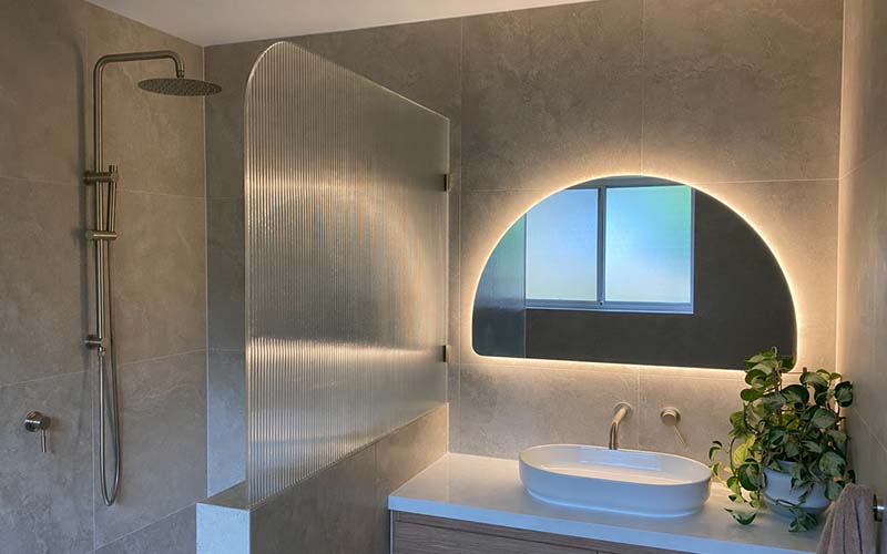Frameless glass shower screen installation